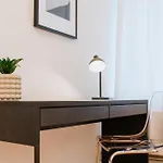 Homely - Luxurious, Spacious, Near Victory Column, River