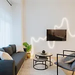 Apartament Homely - Luxurious, Spacious, Near Victory Column, River *