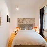 Homely - Luxurious, Spacious, Near Victory Column, River Apartament