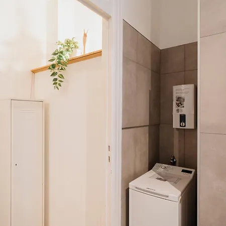 Homely - Luxurious, Spacious, Near Victory Column, River Lägenhet