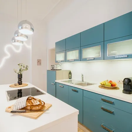 Lägenhet Homely - Luxurious, Spacious, Near Victory Column, River