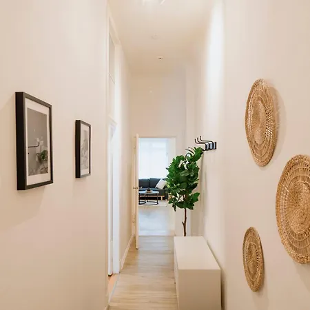 Homely - Luxurious, Spacious, Near Victory Column, River * Berlin