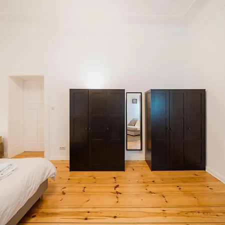 Homely - Luxurious, Spacious, Near Victory Column, River Lägenhet Berlin
