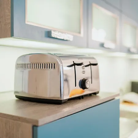 Lägenhet Homely - Luxurious, Spacious, Near Victory Column, River Berlin