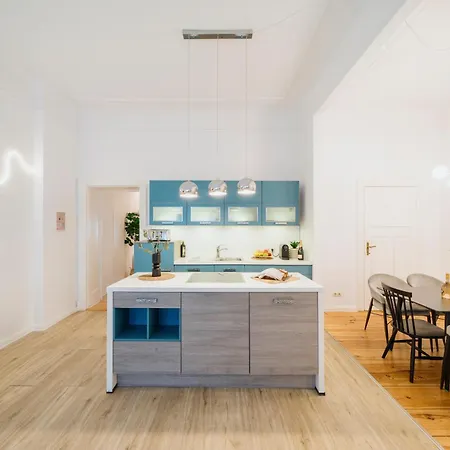 Apartmán Homely - Luxurious, Spacious, Near Victory Column, River