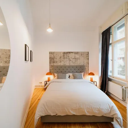 Apartman Homely - Luxurious, Spacious, Near Victory Column, River *