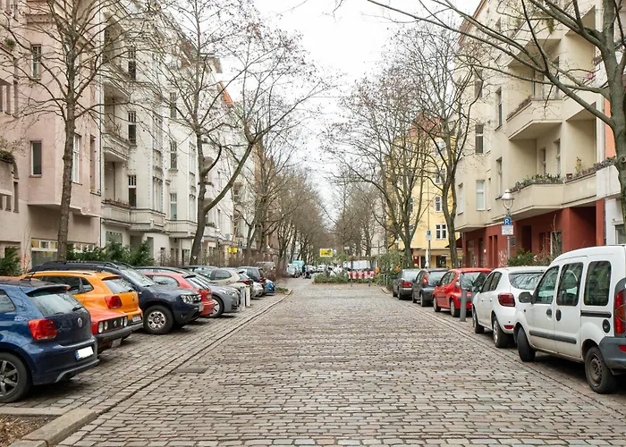 Homely - Luxurious, Spacious, Near Victory Column, River Berlín