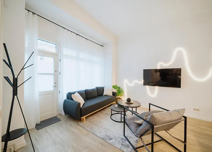 Homely - Luxurious, Spacious, Near Victory Column, River Berlín