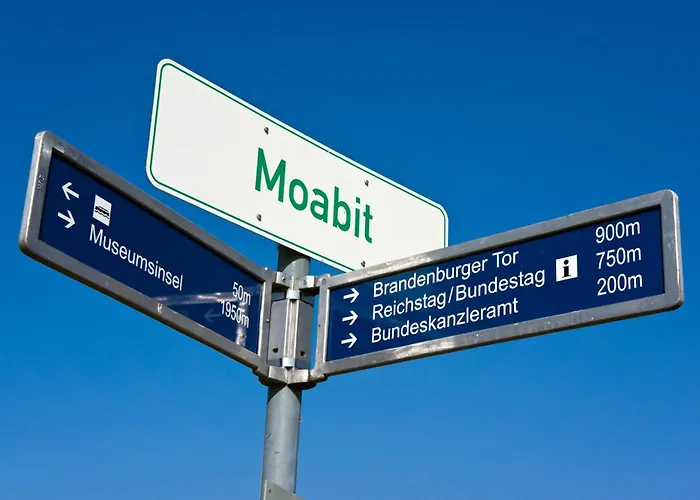 Homely - Luxurious, Spacious, Near Victory Column, River Apartamento