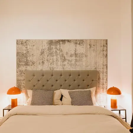 Homely - Luxurious, Spacious, Near Victory Column, River Appartement