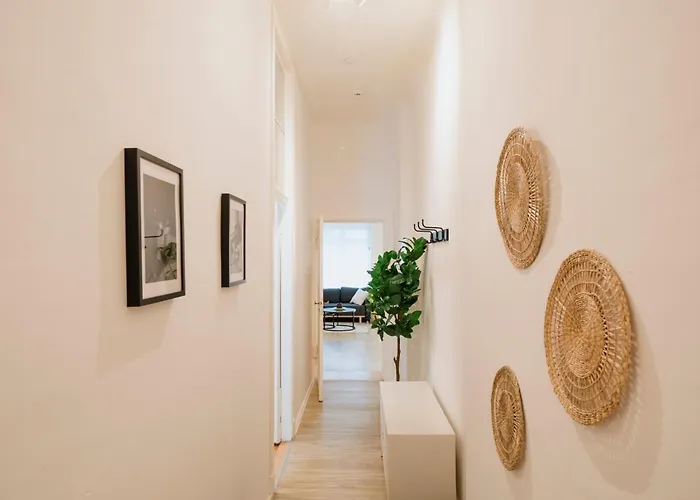 Homely - Luxurious, Spacious, Near Victory Column, River * Berlin