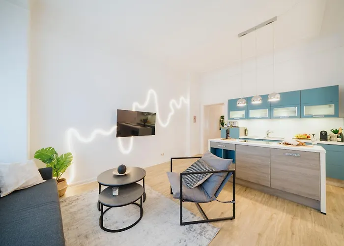 Apartman Homely - Luxurious, Spacious, Near Victory Column, River *