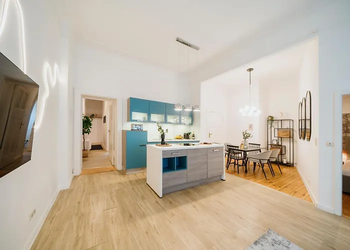 Homely - Luxurious, Spacious, Near Victory Column, River * Berlin
