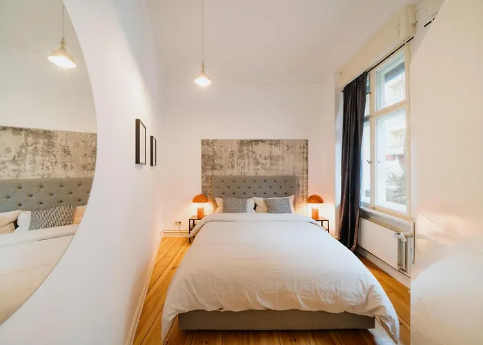 Apartman Homely - Luxurious, Spacious, Near Victory Column, River *